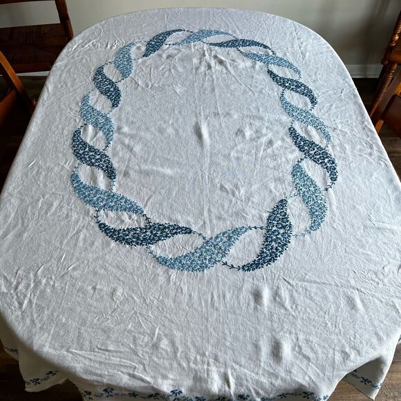 Vintage Hand Embroidered Linen Tablecloth Blue Floralβ Rectangle Cottagecore - Picture 4 of 9